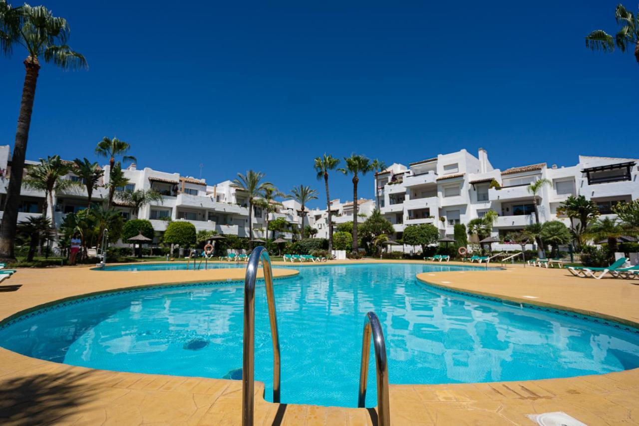 Costalita Beach Apartment Estepona Luaran gambar